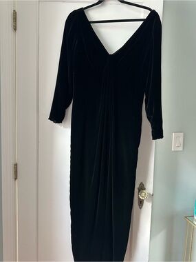 Carmen Marc Valvo Black Velvet Midi V-Neck Dress